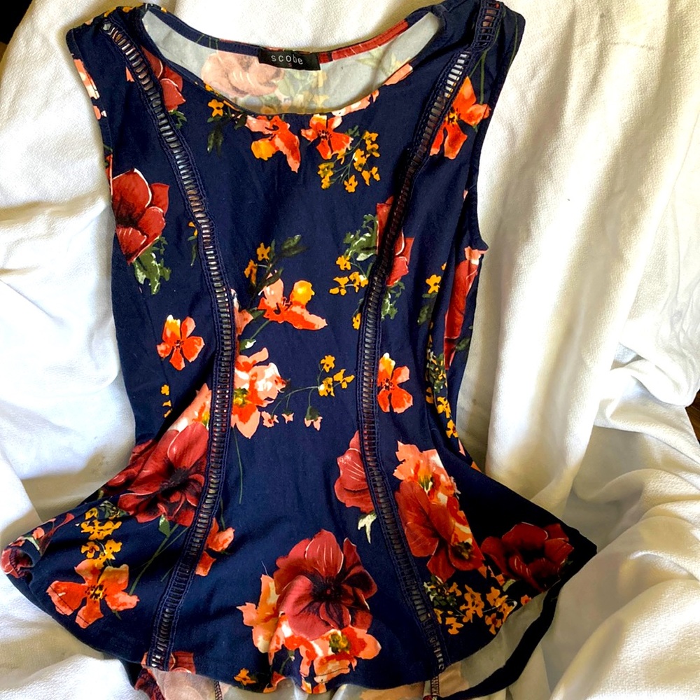 Scobe small peplum floral shirt